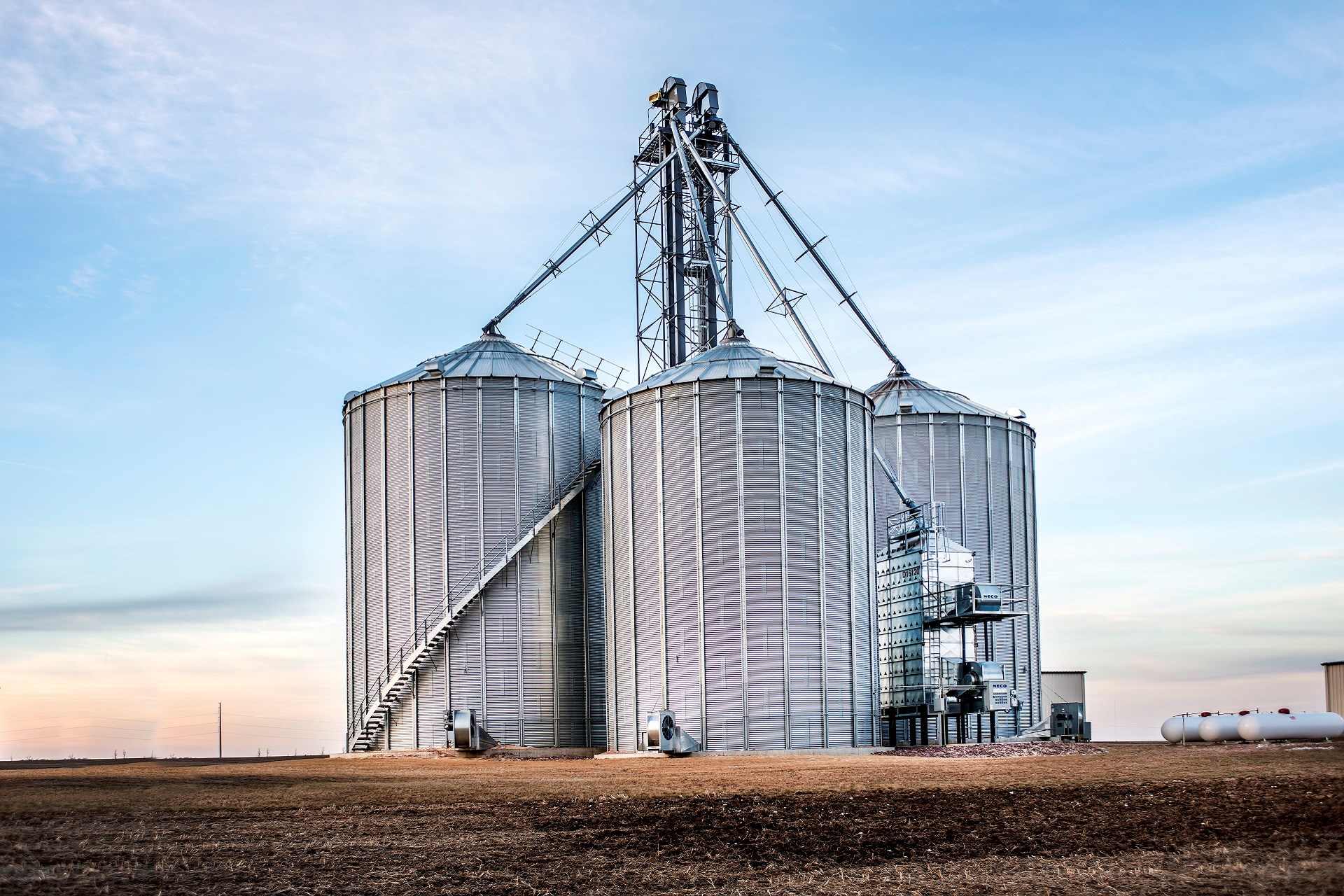 Sistemas de almacenamiento de granos agrícolas y comerciales de AGI
